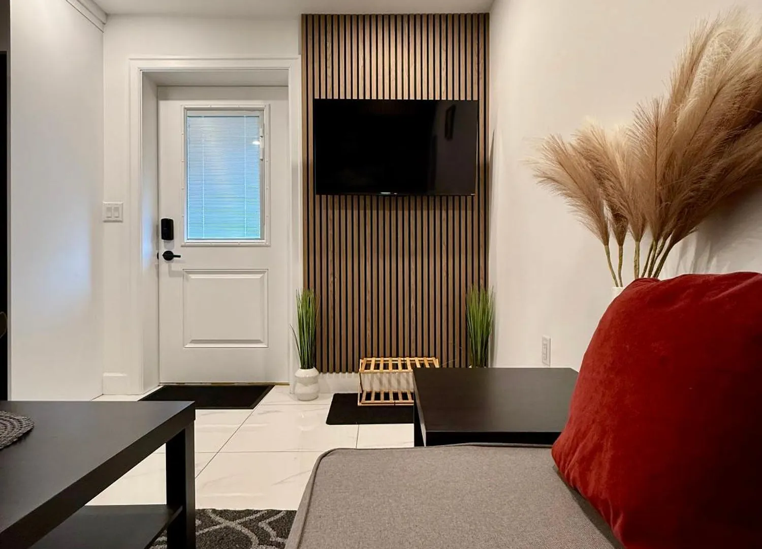 Brand New 2 Bedroom Suite In Langley Twp - Play Area, Patio & Mini Golf Aldergrove Apartment