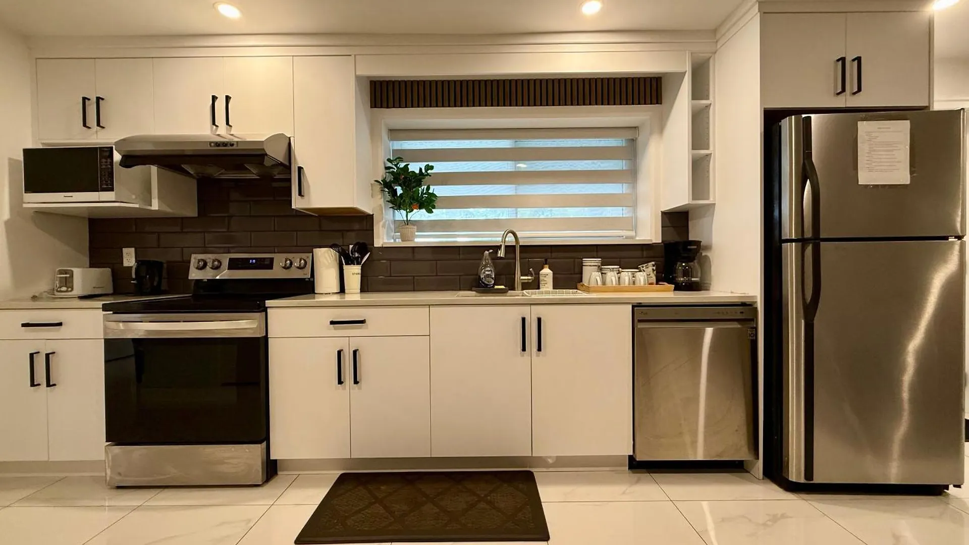 Brand New 2 Bedroom Suite In Langley Twp - Play Area, Patio & Mini Golf Aldergrove 0*,