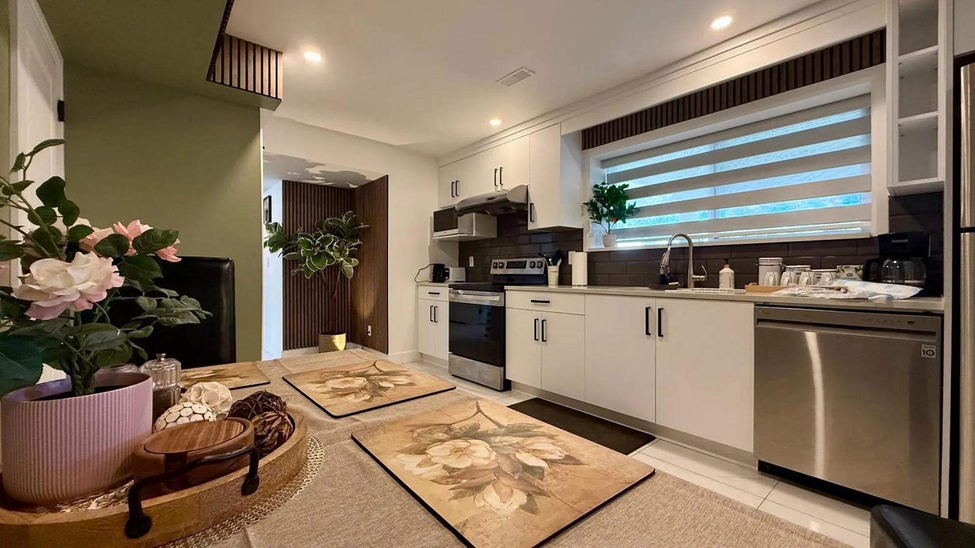 Brand New 2 Bedroom Suite In Langley Twp - Play Area, Patio & Mini Golf Aldergrove Apartment